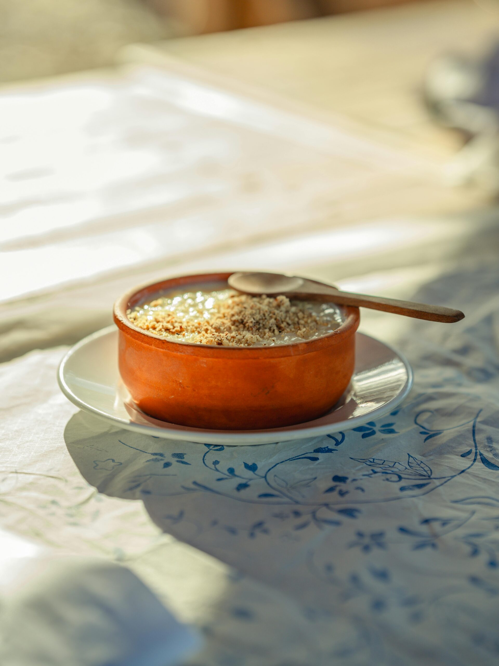 Whole grain oatmeal porridge with nuts