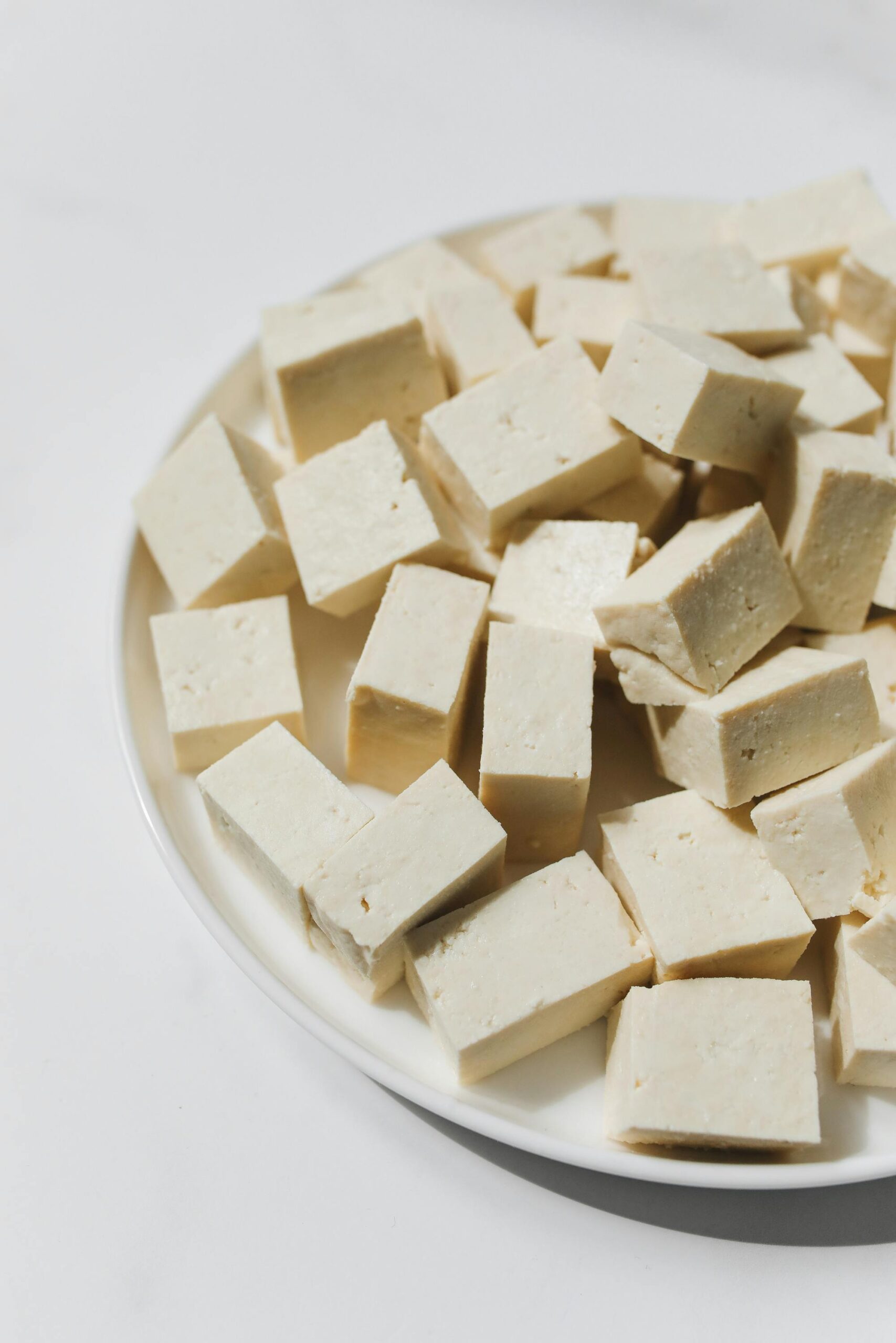 Tofu salad with quinoa and cucumber
